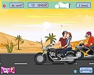 Risky motorcycle kissing motoros jtk mobiltelefon